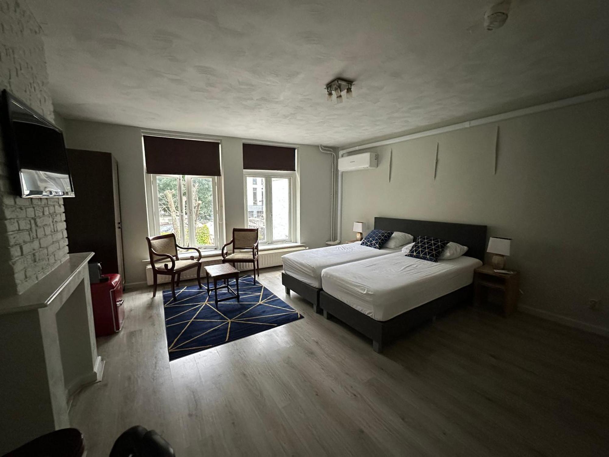 De Bronzen Koets Hotel *